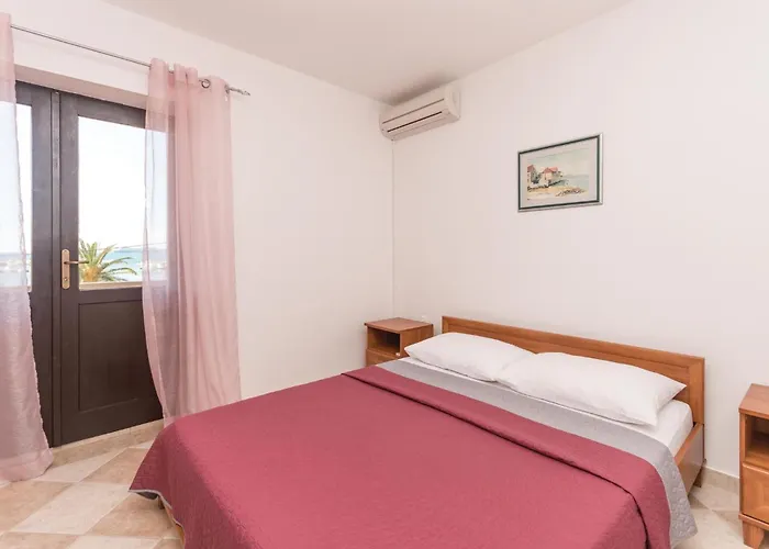 Crljenica Bb Cr * Bibinje