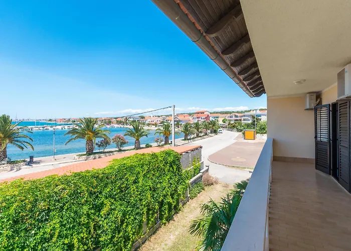 Crljenica Bb Cr * Bibinje